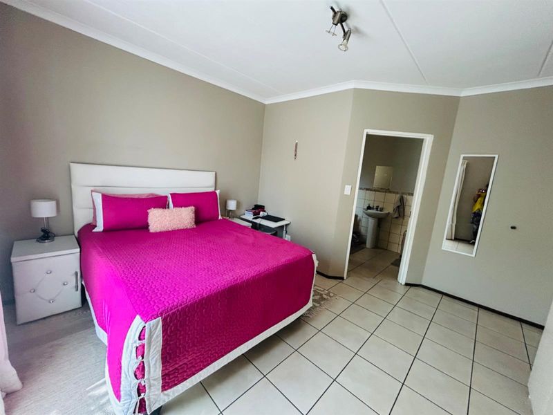 Apartment For Sale in Erand Gardens, Midrand - Photo 7