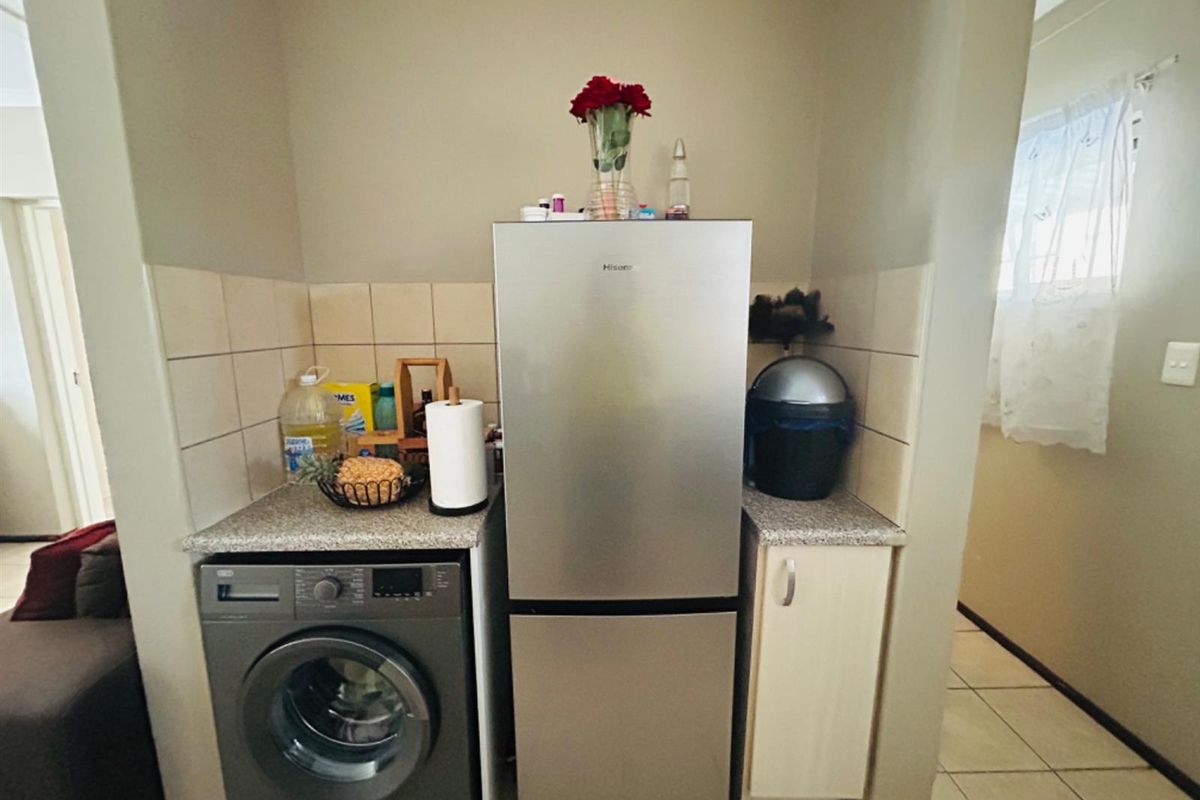 Apartment For Sale in Erand Gardens, Midrand - Photo 5