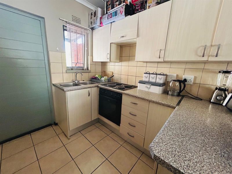 Apartment For Sale in Erand Gardens, Midrand - Photo 4