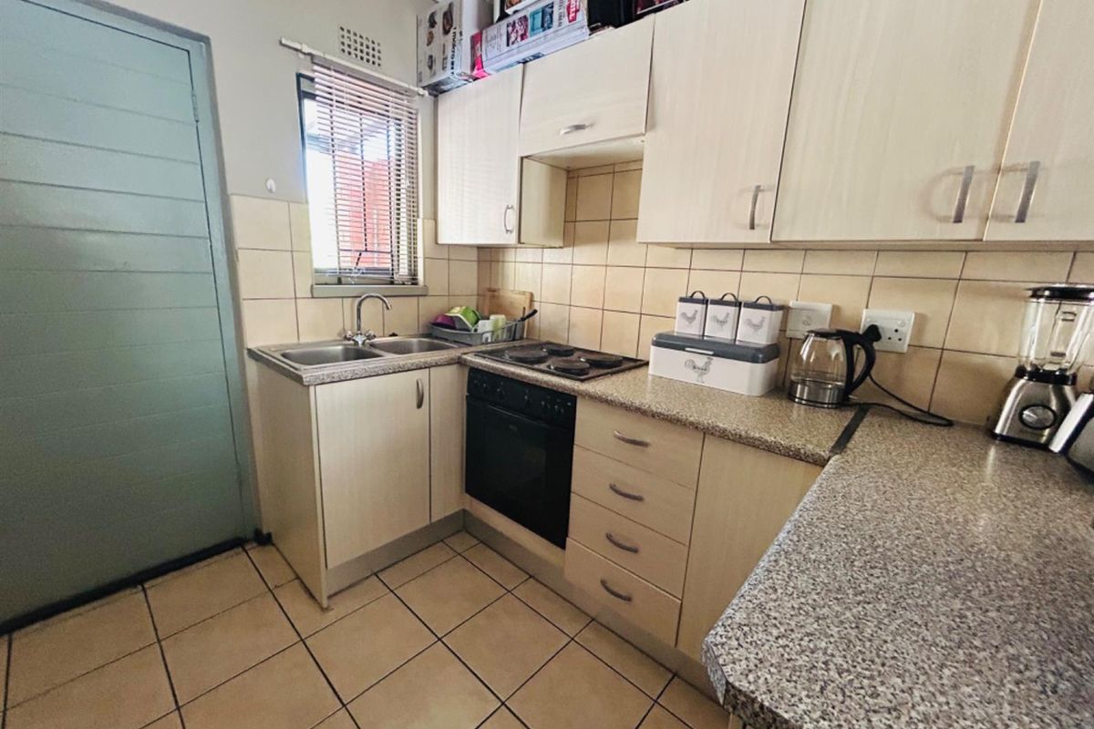 Apartment For Sale in Erand Gardens, Midrand - Photo 4