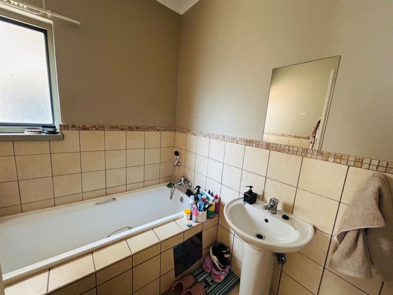 Apartment For Sale in Erand Gardens, Midrand - Photo 10