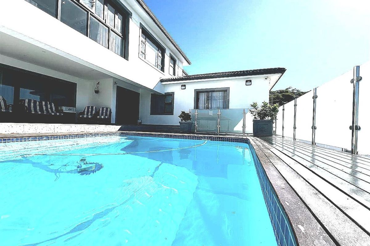 Shared Mandate: Luxury Coastal Home with Panoramic Sea Views - Photo 2