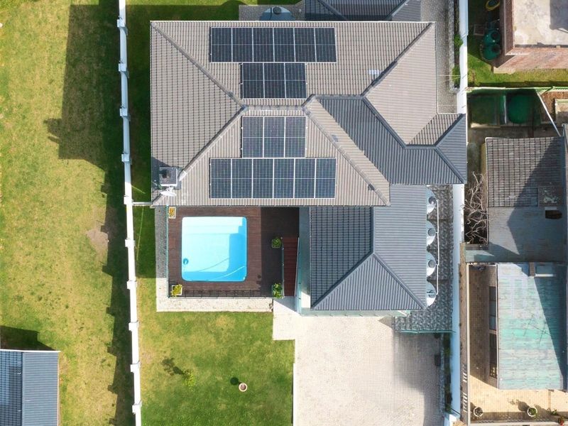 Shared Mandate: Luxury Coastal Home with Panoramic Sea Views - Photo 9