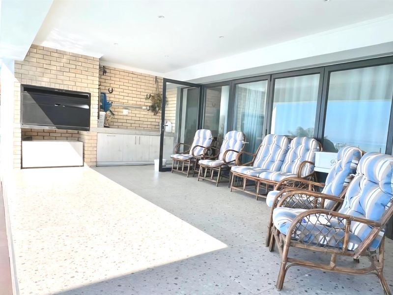 Shared Mandate: Luxury Coastal Home with Panoramic Sea Views - Photo 4