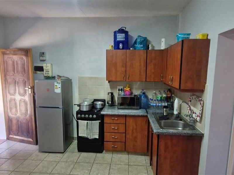 Student apartment for sale in Wilkoppies Klerksdorp North West - Photo 4