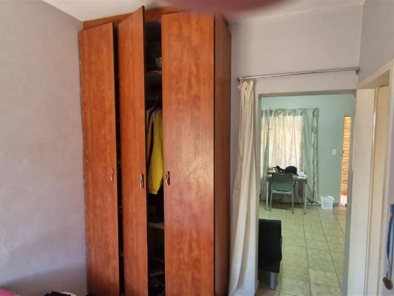 Student apartment for sale in Wilkoppies Klerksdorp North West - Photo 8