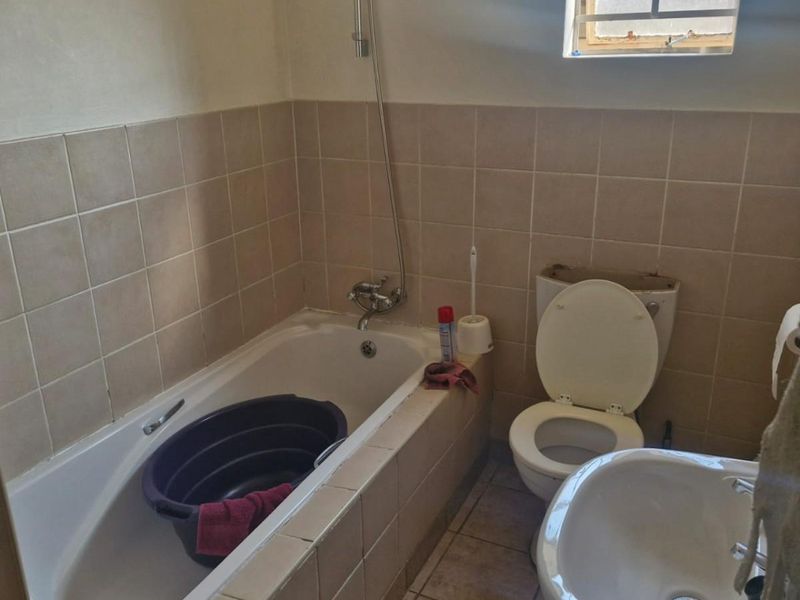 Student apartment for sale in Wilkoppies Klerksdorp North West - Photo 7