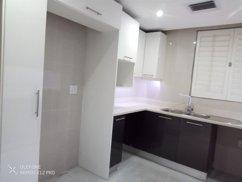 Apartment in Umhlanga Central, Umhlanga, KwaZulu Natal - Photo 6