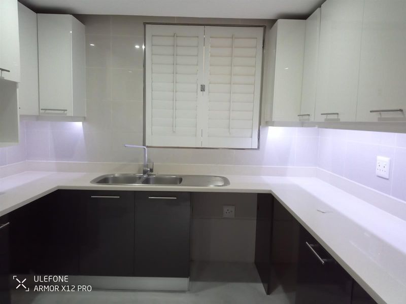 Apartment in Umhlanga Central, Umhlanga, KwaZulu Natal - Photo 5