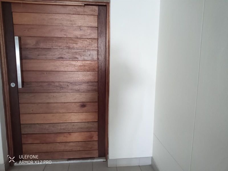 Apartment in Umhlanga Central, Umhlanga, KwaZulu Natal - Photo 3