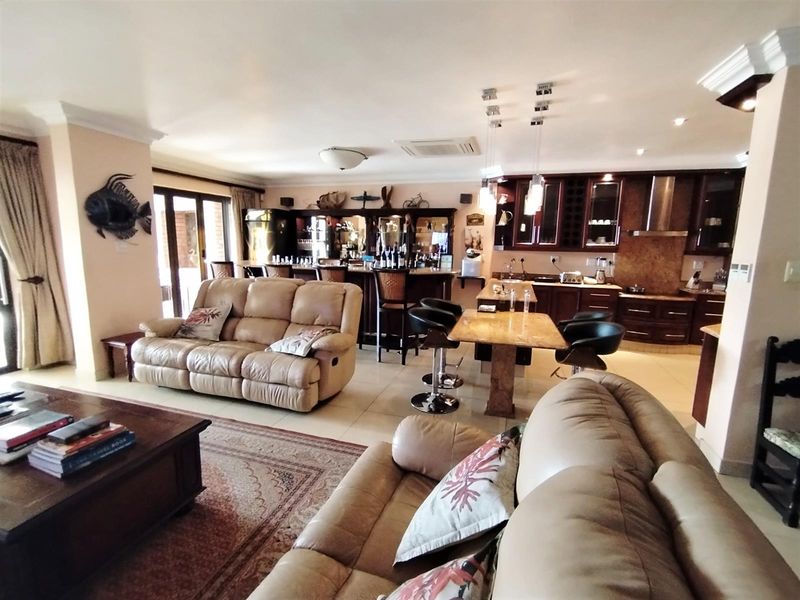 Townhouse For Sale in Richards Bay, KwaZulu Natal - Photo 7