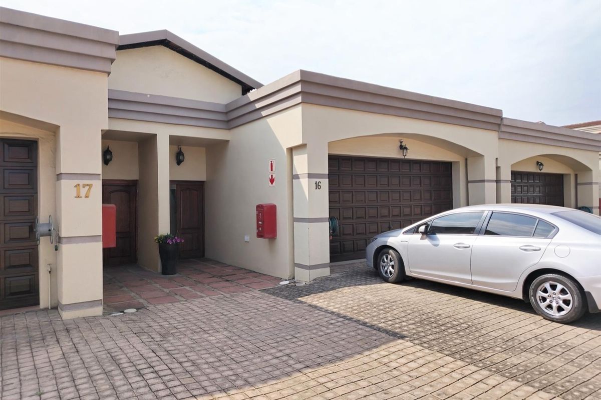 Townhouse For Sale in Richards Bay, KwaZulu Natal - Photo 4