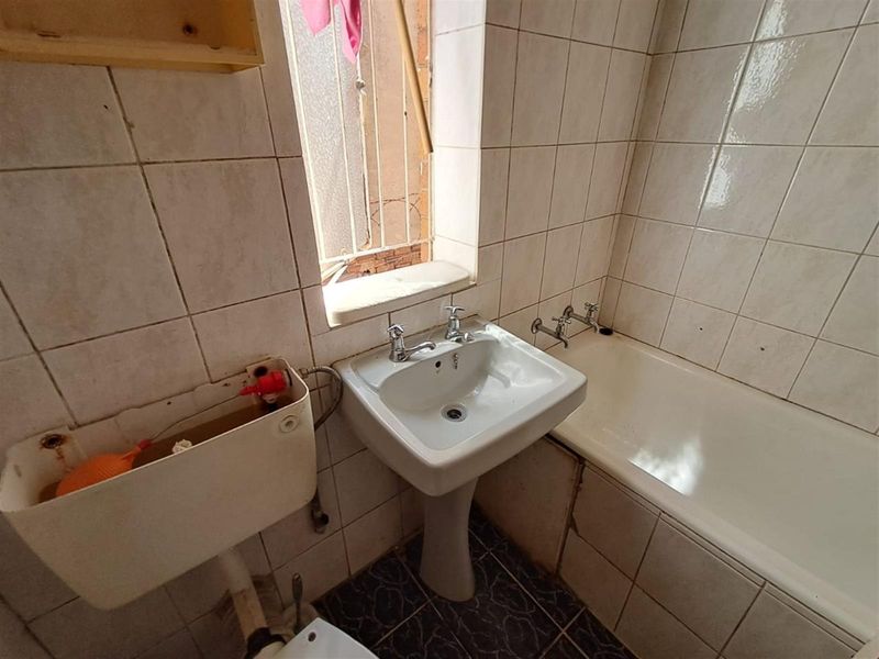 Commercial Property For Sale in Bellevue, Johannesburg - Photo 5