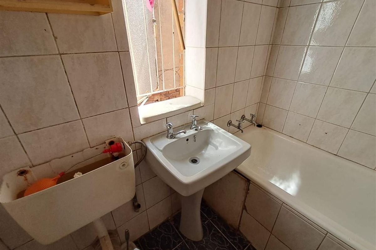 Commercial Property For Sale in Bellevue, Johannesburg - Photo 5