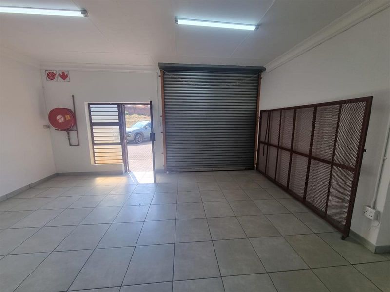 Business Premises For Sale in White River - Photo 3