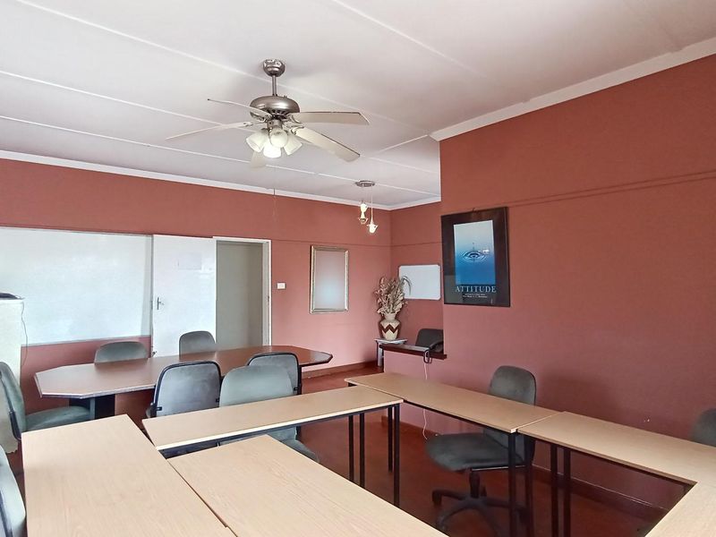 House (Offices) For Sale in Montclair, Durban, KwaZulu Natal - Photo 9