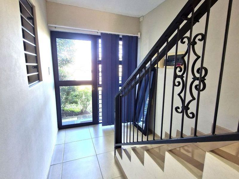 Townhouse For Sale in Beacon Bay, East London - Photo 7