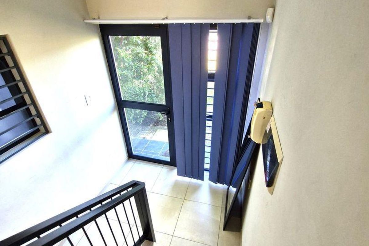 Townhouse For Sale in Beacon Bay, East London - Photo 4