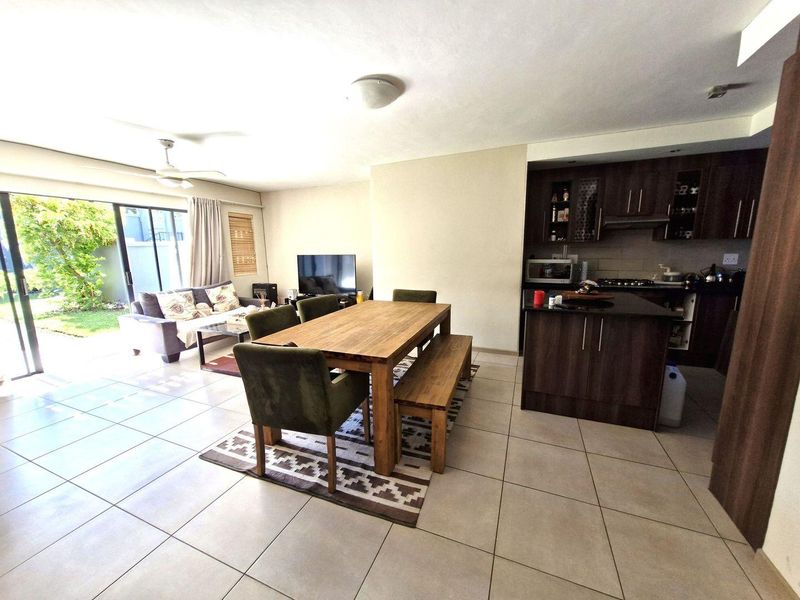 Townhouse For Sale in Beacon Bay, East London - Photo 5