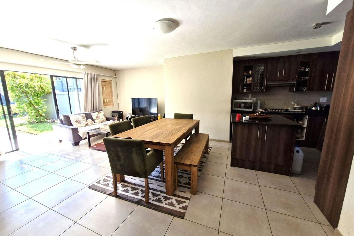 Townhouse For Sale in Beacon Bay, East London - Photo 5