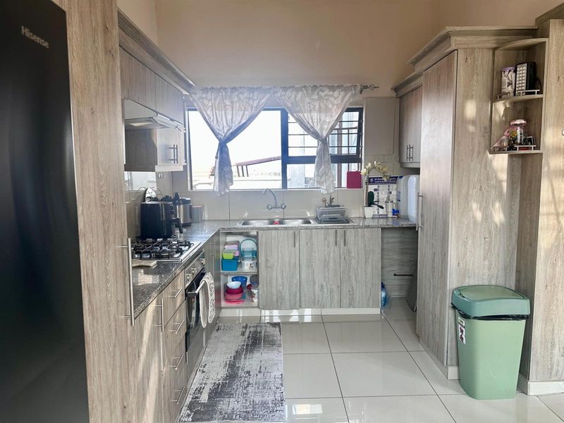 Prime Investment Estate with Secure Tenants & Expansion Potential - Photo 7