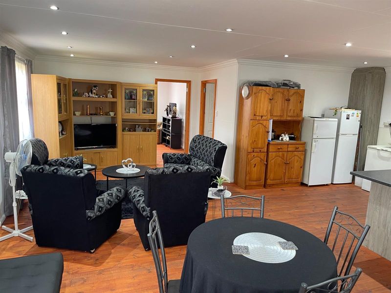 Two Houses in one Yard  - Photo 10