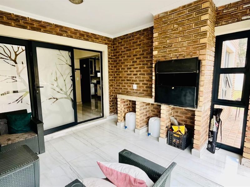 House For Sale in Reyno Ridge, Witbank - Photo 6