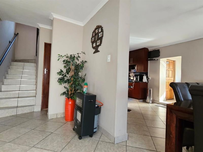 House For Sale in Grafenheiim Street Ninapark Akasia - Photo 2