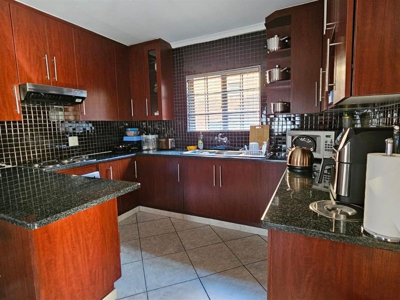 House For Sale in Grafenheiim Street Ninapark Akasia - Photo 3