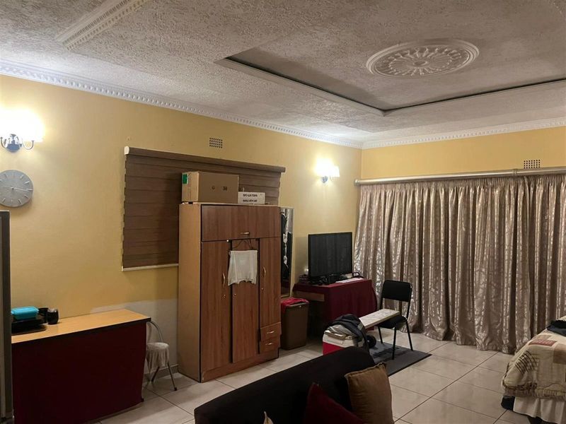 House For Sale in Rembrandt Park, Johannesburg - Photo 8