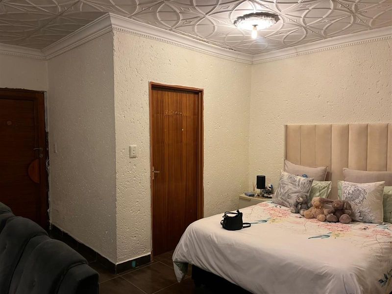 House For Sale in Rembrandt Park, Johannesburg - Photo 7