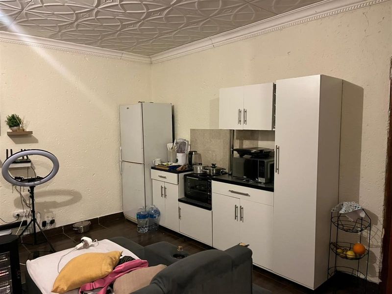 House For Sale in Rembrandt Park, Johannesburg - Photo 6