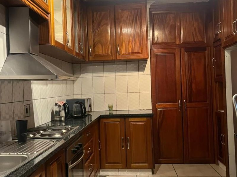 House For Sale in Rembrandt Park, Johannesburg - Photo 3