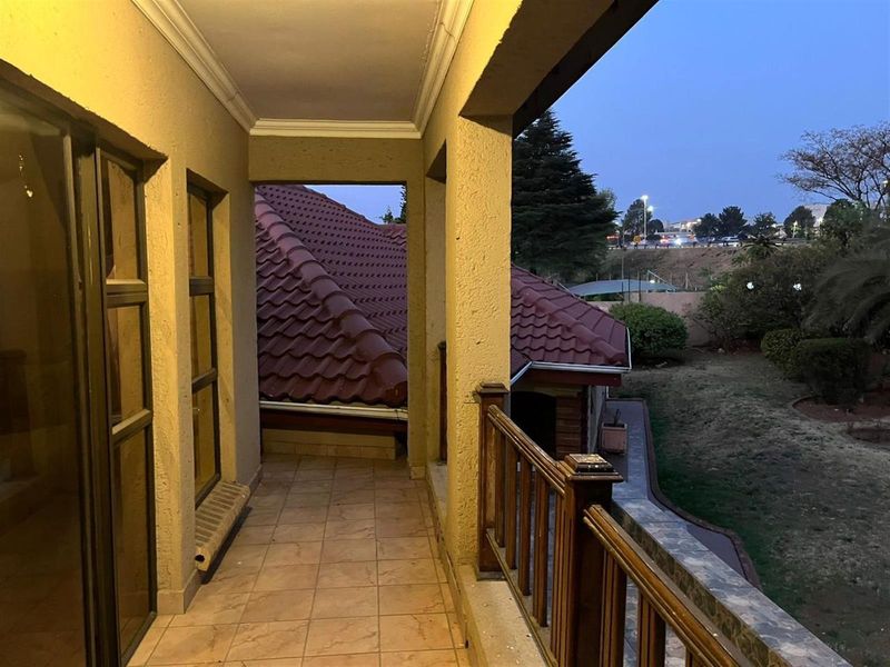 House For Sale in Rembrandt Park, Johannesburg - Photo 4