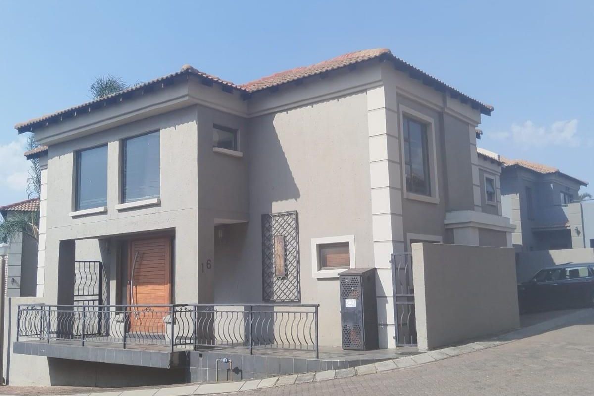 House For Sale in Reyno Ridge, Witbank - Photo 2