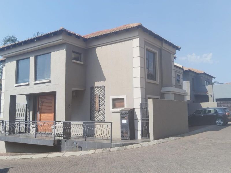 House For Sale in Reyno Ridge, Witbank - Photo 3