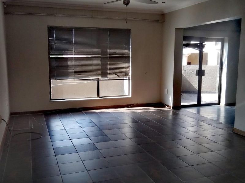 House For Sale in Reyno Ridge, Witbank - Photo 4