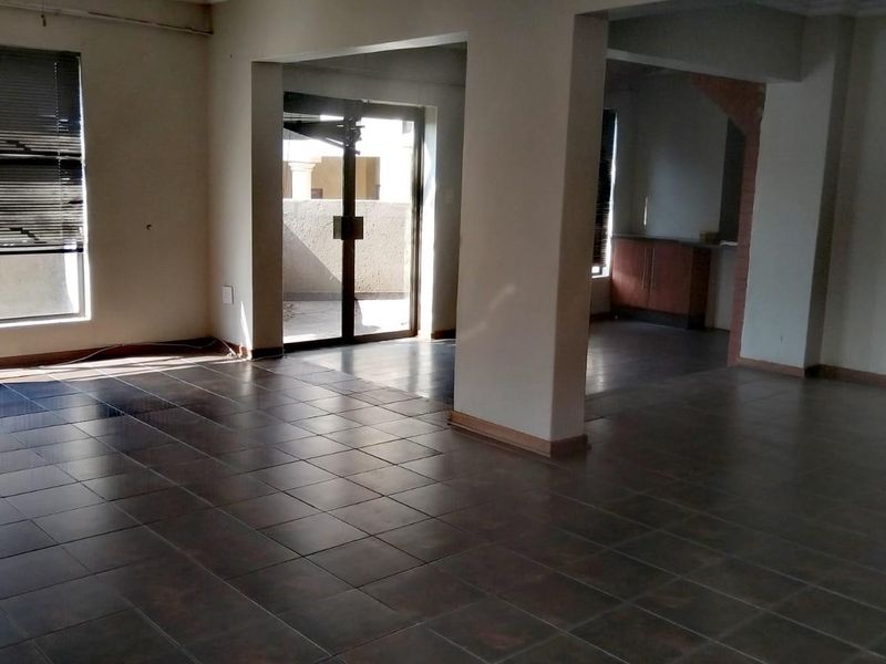 House For Sale in Reyno Ridge, Witbank - Photo 5