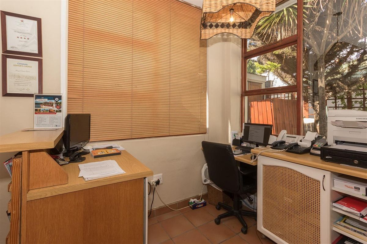 Twelve Bedroom Guest House For Sale In Port Alfred - Photo 3