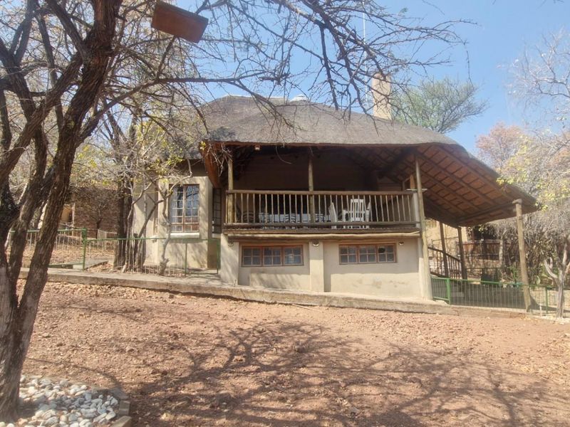 FURNISHED 3-BEDROOM HOME ON A DOUBLE STAND - Photo 3