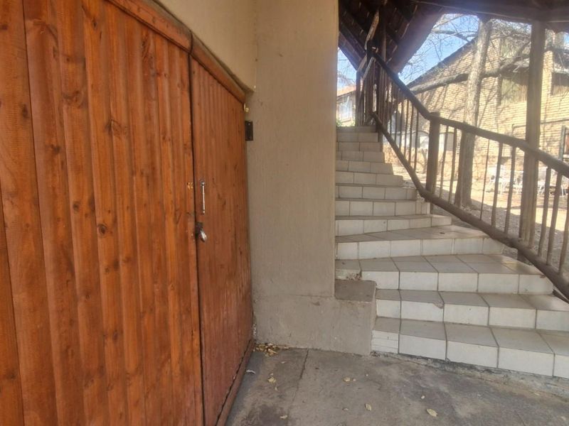 FURNISHED 3-BEDROOM HOME ON A DOUBLE STAND - Photo 6