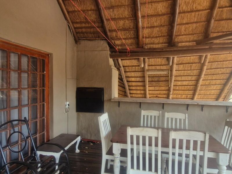 FURNISHED 3-BEDROOM HOME ON A DOUBLE STAND - Photo 10