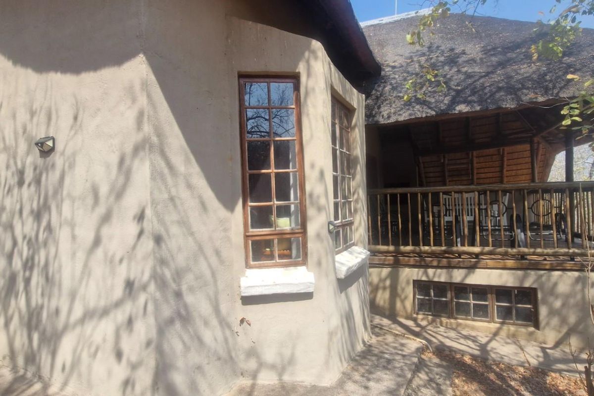 FURNISHED 3-BEDROOM HOME ON A DOUBLE STAND - Photo 5