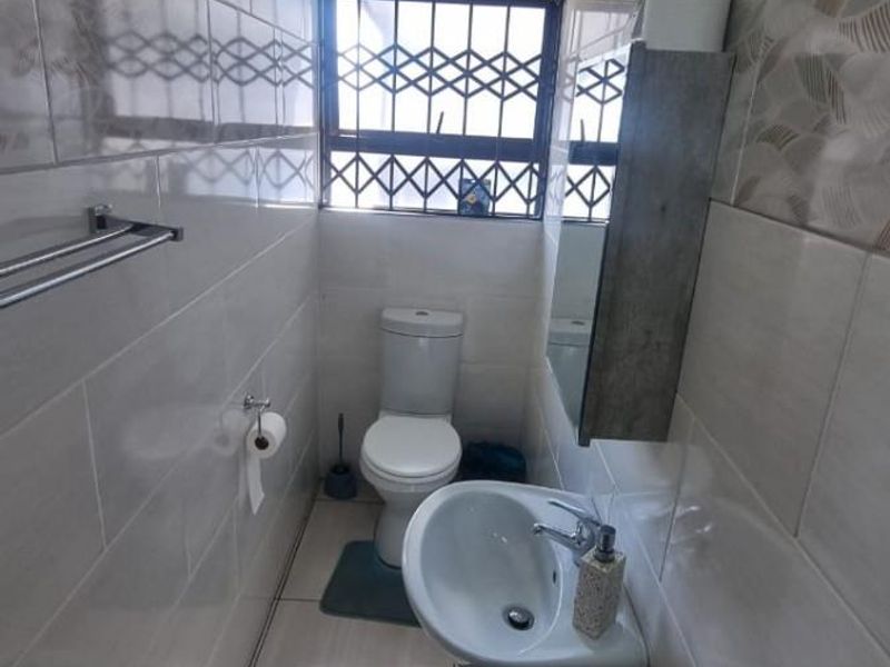 House For Sale in Kamagugu, Nelspruit - Photo 9