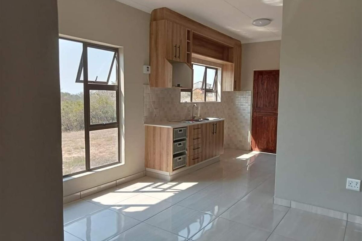 House For Sale in Kamagugu, Nelspruit - Photo 2