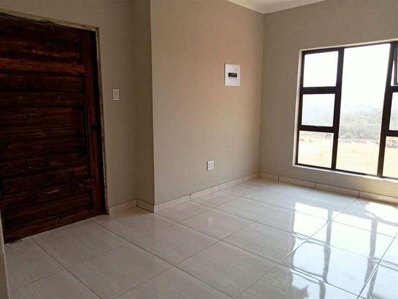 House For Sale in Kamagugu, Nelspruit - Photo 4