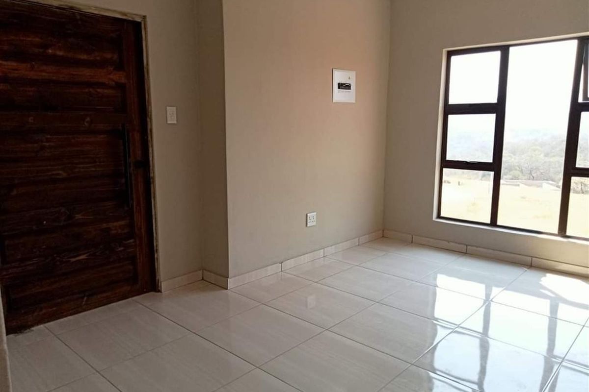 House For Sale in Kamagugu, Nelspruit - Photo 4