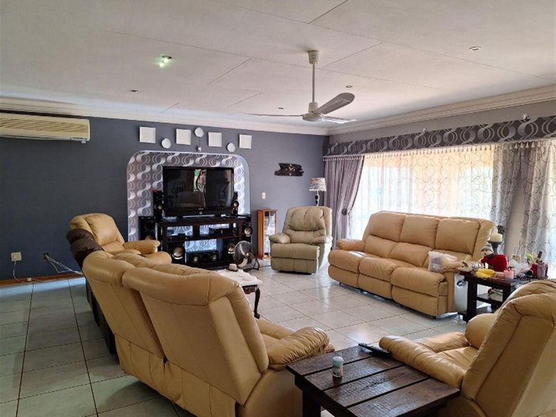 Luxury living in Kranspoort  - Photo 3