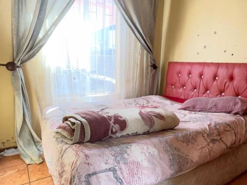 3 Bedroom House For Sale in The Orchards  - Photo 6