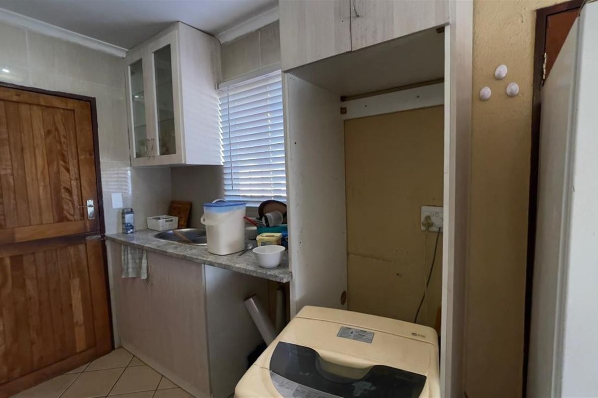 3 Bedroom House For Sale in The Orchards  - Photo 4